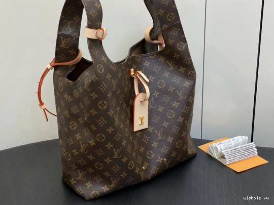 WIS VUITTON Atlantis LOUIS GM 0204